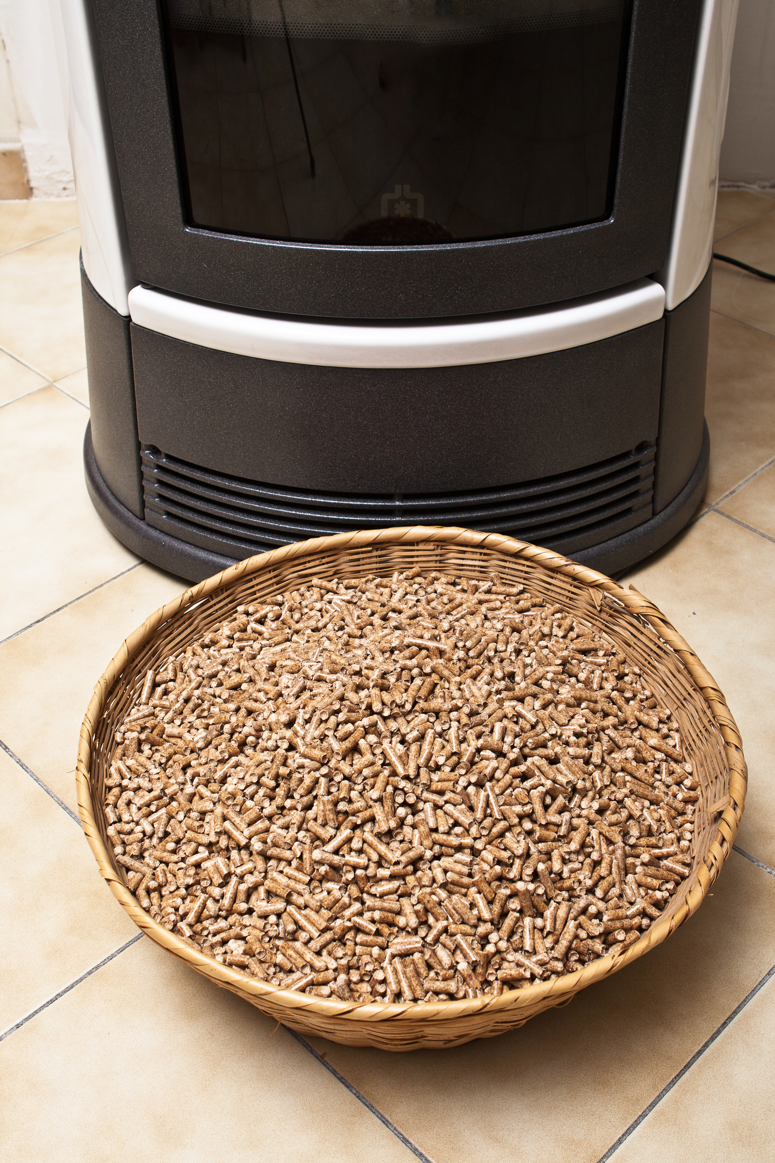 wood-heat-vs-pellet-stove-what-s-the-difference-best-pellet-stove